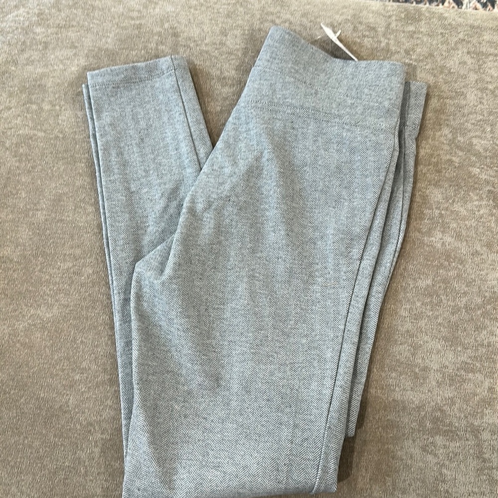 Loft grey herringbone legging size small NWT